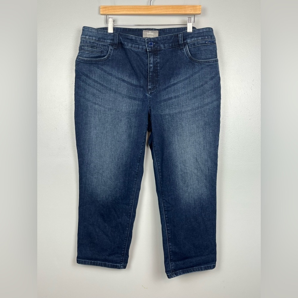 Chico’s So Slimming medium whiskered wash cropped length denim jeans, XL/16.